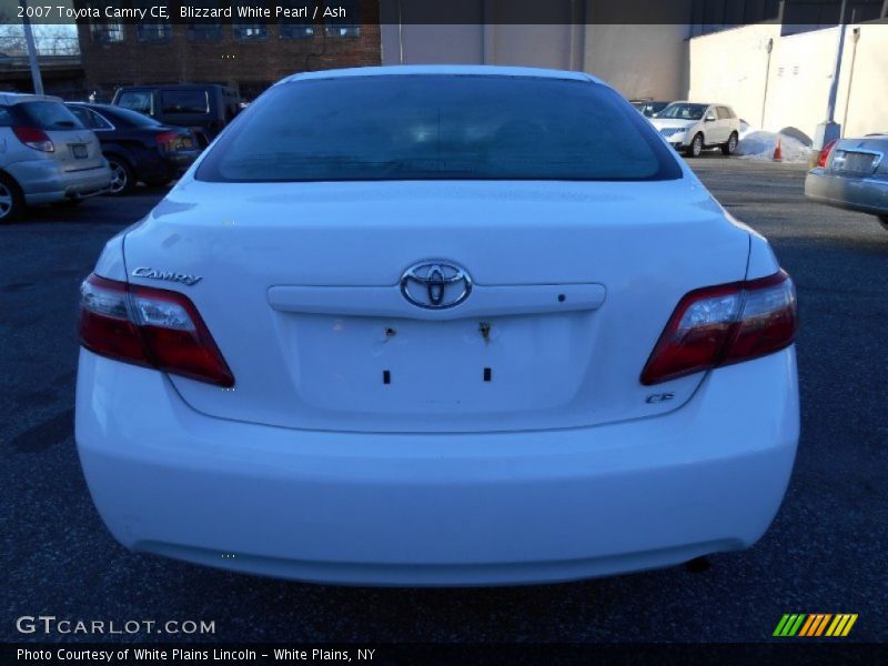 Blizzard White Pearl / Ash 2007 Toyota Camry CE