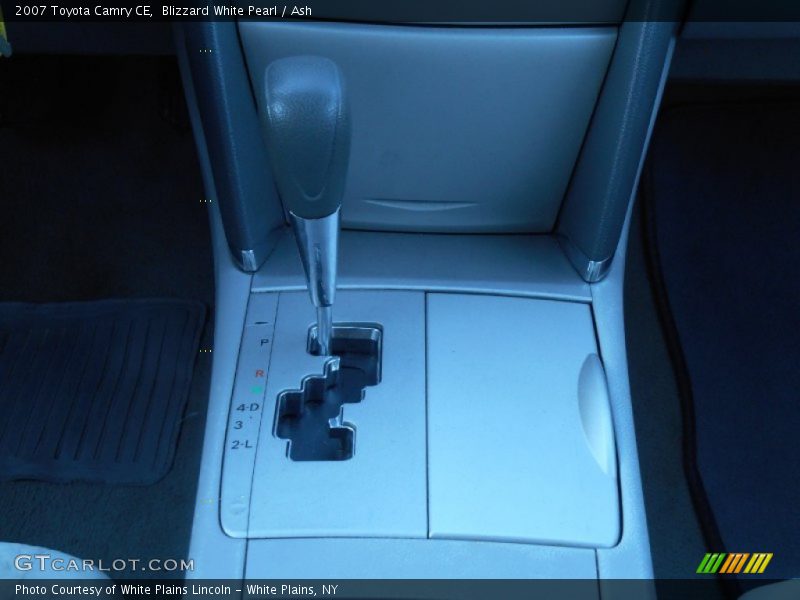 Blizzard White Pearl / Ash 2007 Toyota Camry CE
