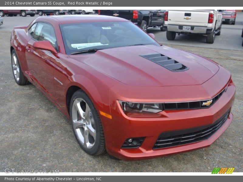 Front 3/4 View of 2014 Camaro SS Coupe