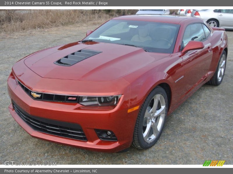 Front 3/4 View of 2014 Camaro SS Coupe