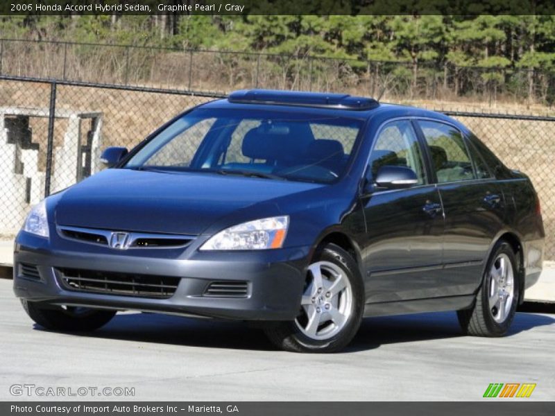 Front 3/4 View of 2006 Accord Hybrid Sedan