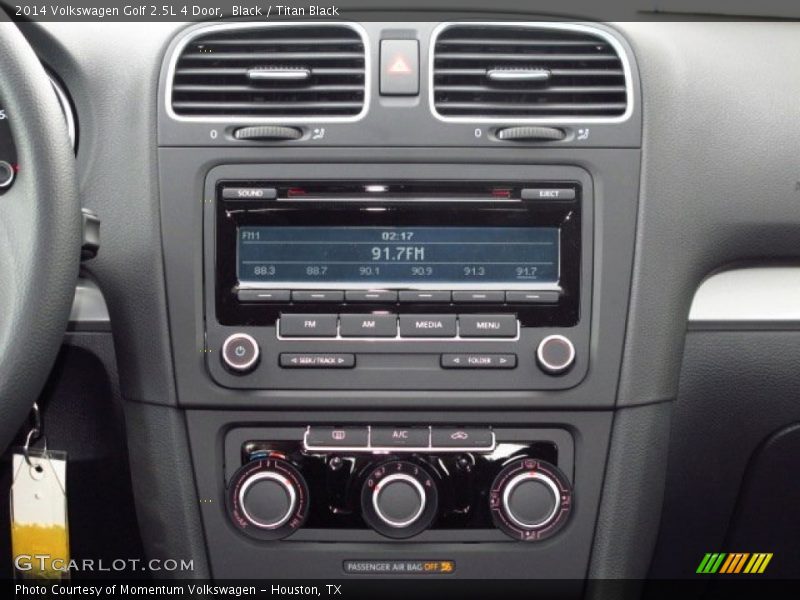 Black / Titan Black 2014 Volkswagen Golf 2.5L 4 Door