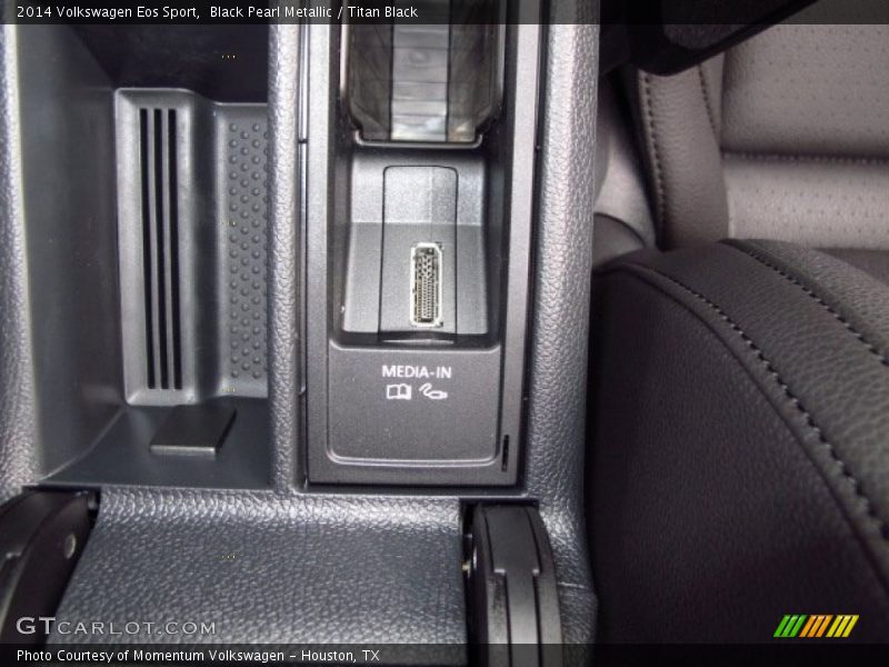 Black Pearl Metallic / Titan Black 2014 Volkswagen Eos Sport