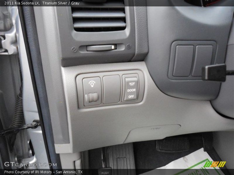 Titanium Silver / Gray 2011 Kia Sedona LX
