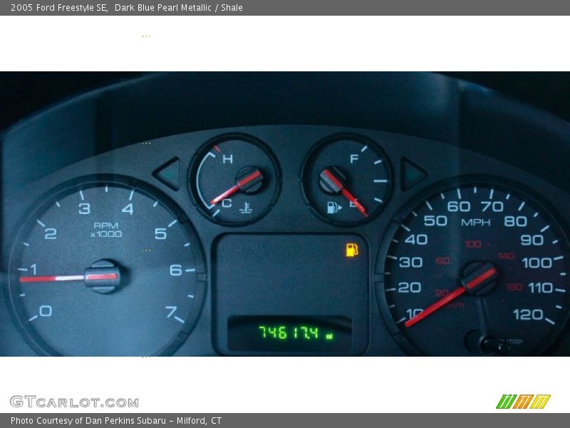 Dark Blue Pearl Metallic / Shale 2005 Ford Freestyle SE