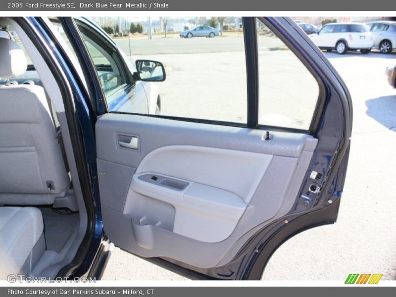 Dark Blue Pearl Metallic / Shale 2005 Ford Freestyle SE