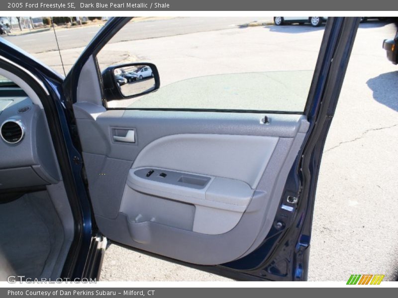 Dark Blue Pearl Metallic / Shale 2005 Ford Freestyle SE