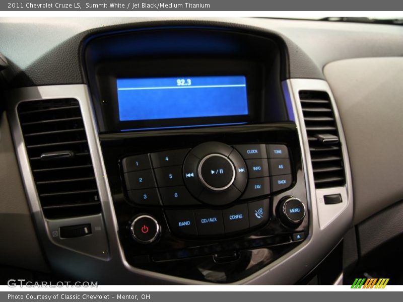 Summit White / Jet Black/Medium Titanium 2011 Chevrolet Cruze LS
