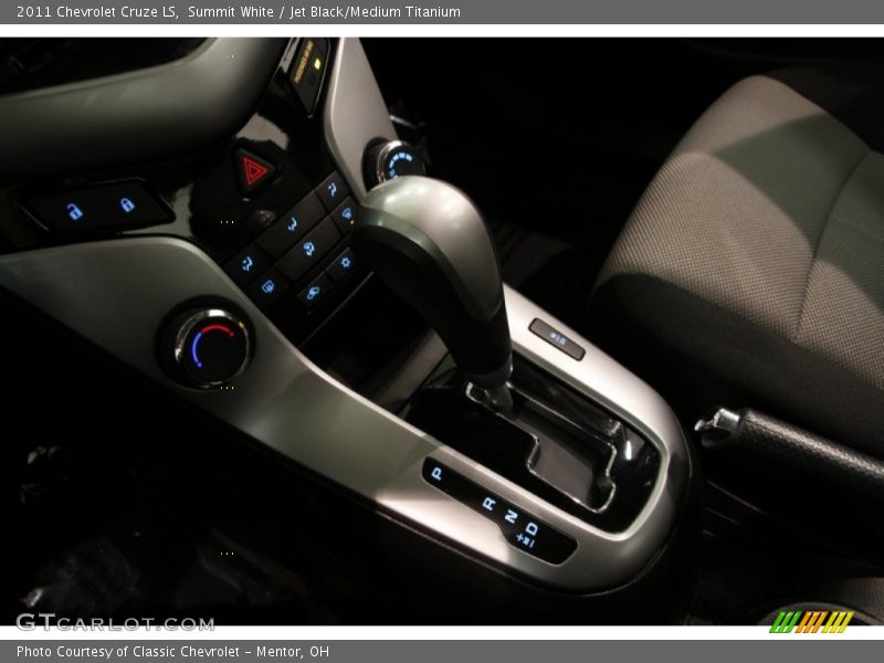 Summit White / Jet Black/Medium Titanium 2011 Chevrolet Cruze LS