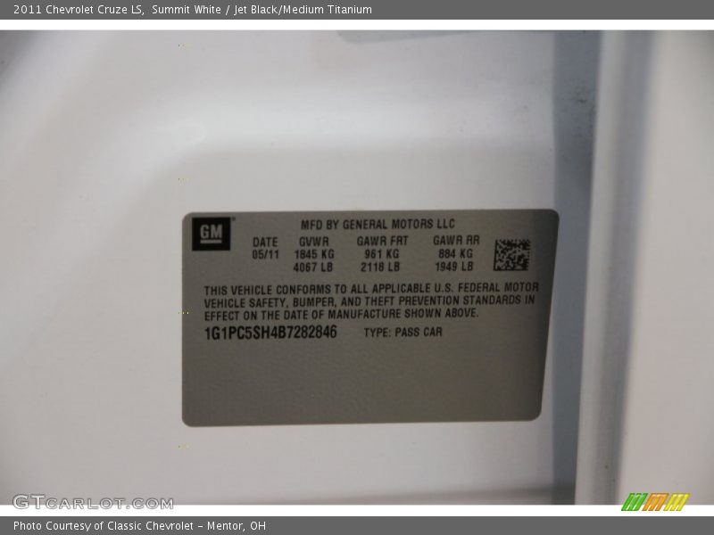 Summit White / Jet Black/Medium Titanium 2011 Chevrolet Cruze LS
