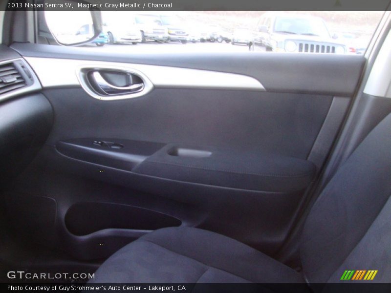 Magnetic Gray Metallic / Charcoal 2013 Nissan Sentra SV