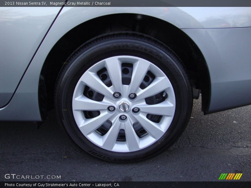 Magnetic Gray Metallic / Charcoal 2013 Nissan Sentra SV