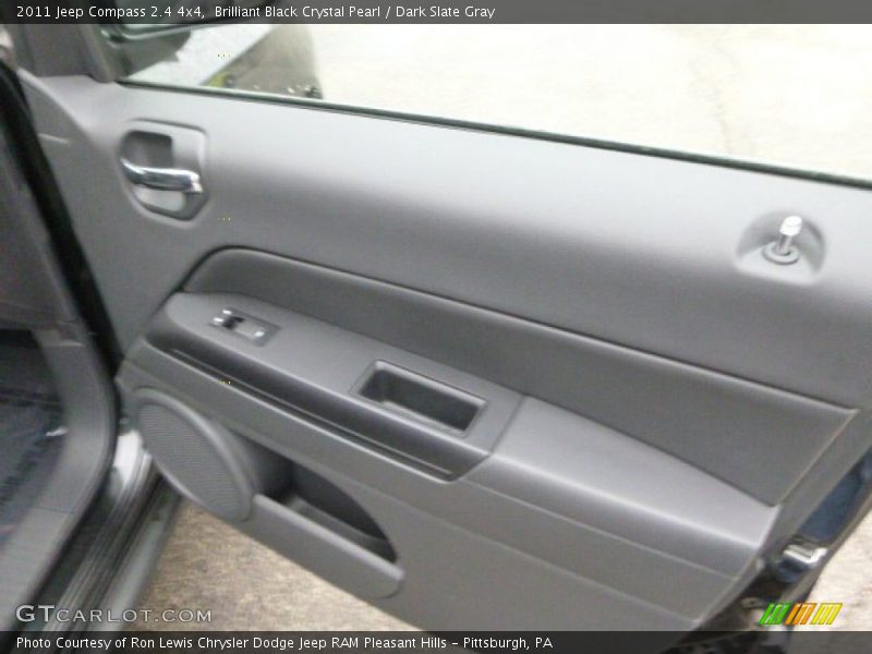 Brilliant Black Crystal Pearl / Dark Slate Gray 2011 Jeep Compass 2.4 4x4