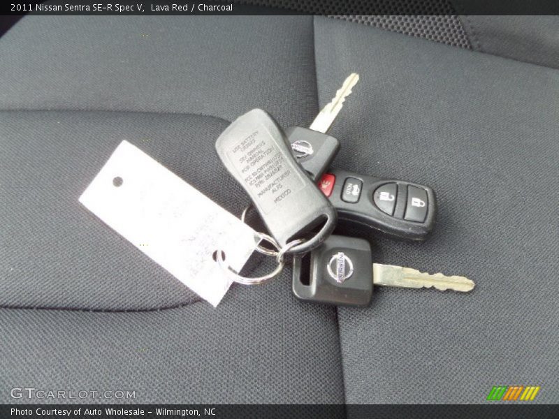Keys of 2011 Sentra SE-R Spec V