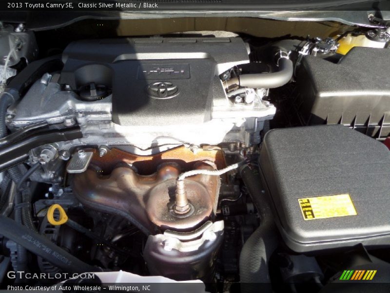 Classic Silver Metallic / Black 2013 Toyota Camry SE