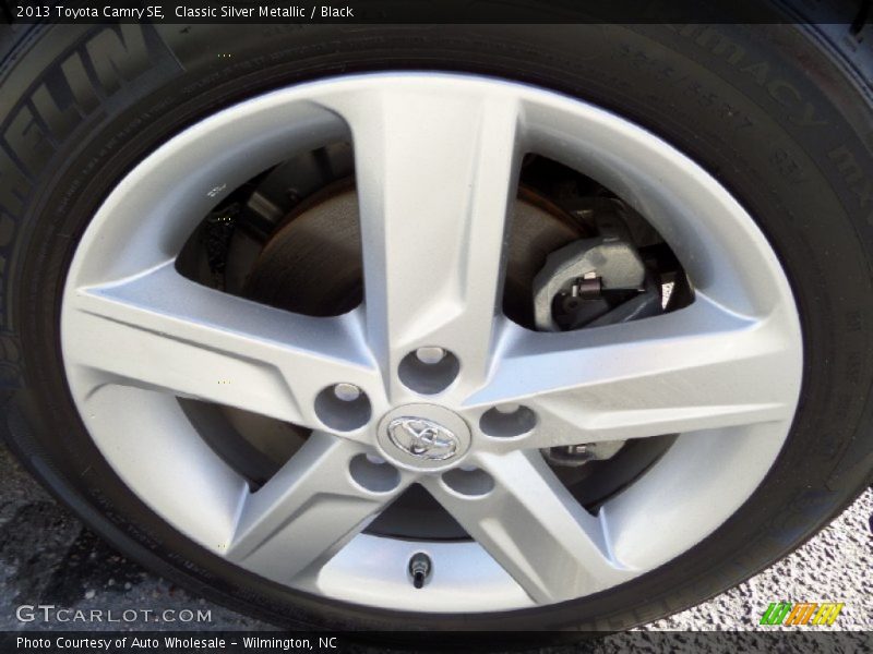 Classic Silver Metallic / Black 2013 Toyota Camry SE