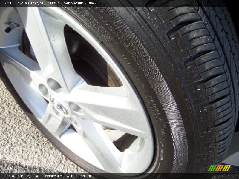 Classic Silver Metallic / Black 2013 Toyota Camry SE