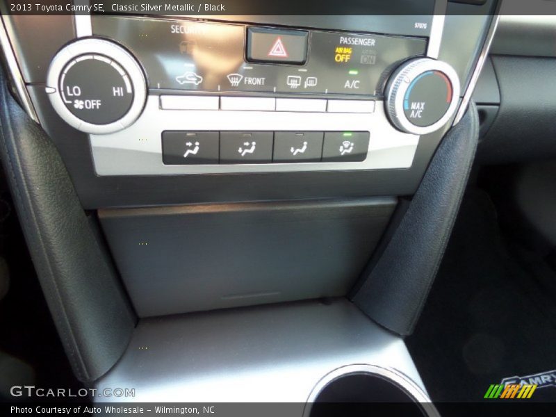 Classic Silver Metallic / Black 2013 Toyota Camry SE