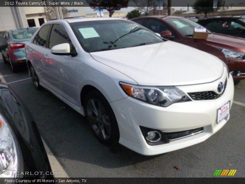 Super White / Black 2012 Toyota Camry SE