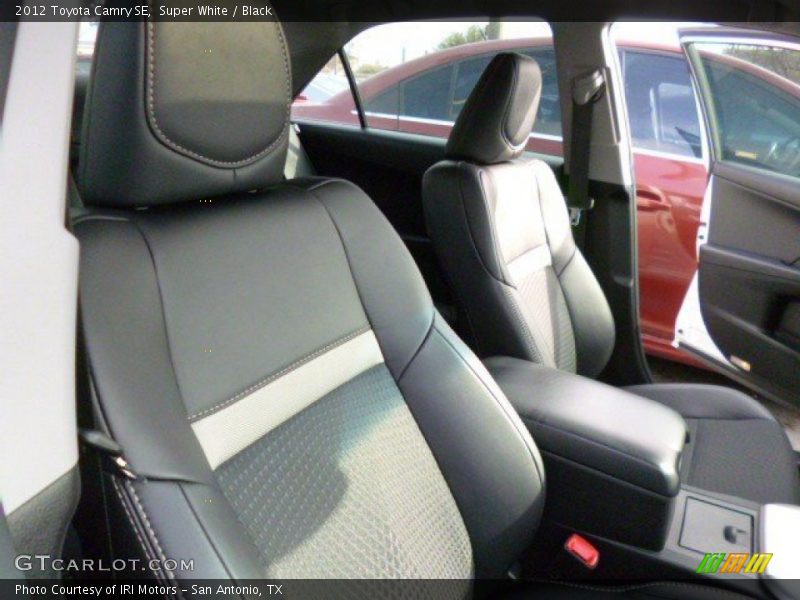 Super White / Black 2012 Toyota Camry SE