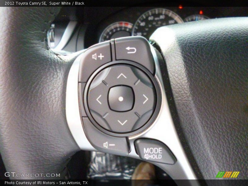 Super White / Black 2012 Toyota Camry SE