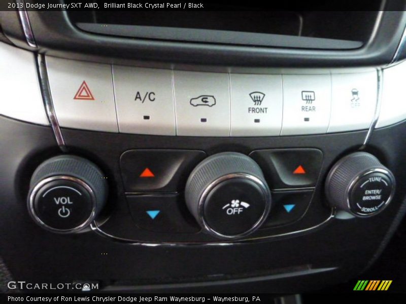 Brilliant Black Crystal Pearl / Black 2013 Dodge Journey SXT AWD