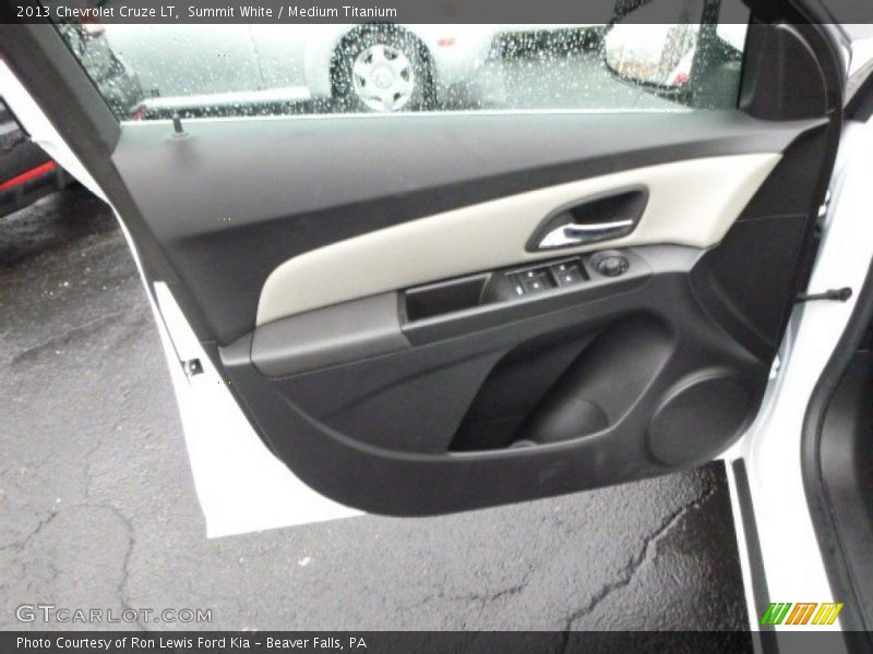 Summit White / Medium Titanium 2013 Chevrolet Cruze LT