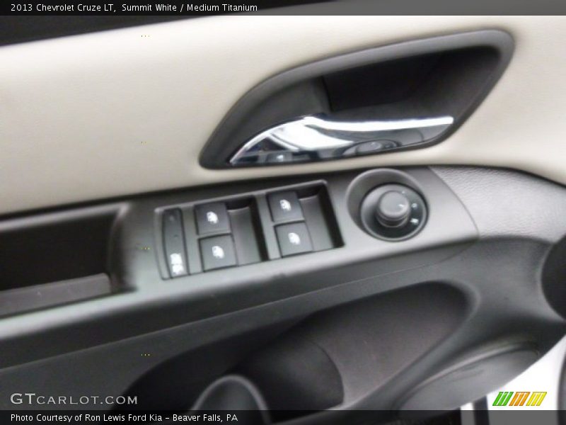 Summit White / Medium Titanium 2013 Chevrolet Cruze LT