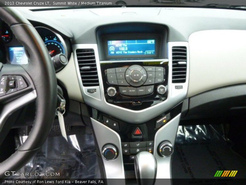 Summit White / Medium Titanium 2013 Chevrolet Cruze LT