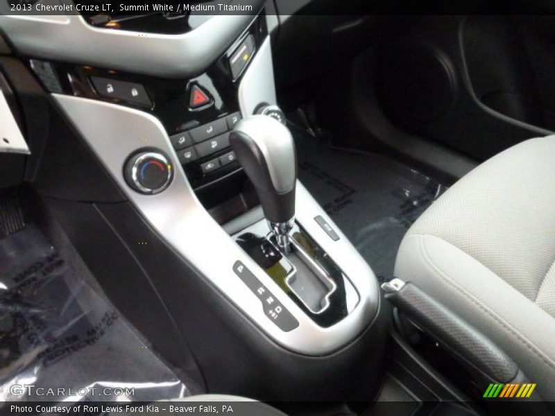 Summit White / Medium Titanium 2013 Chevrolet Cruze LT