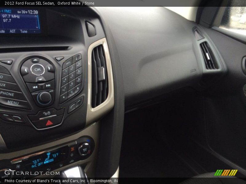 Oxford White / Stone 2012 Ford Focus SEL Sedan