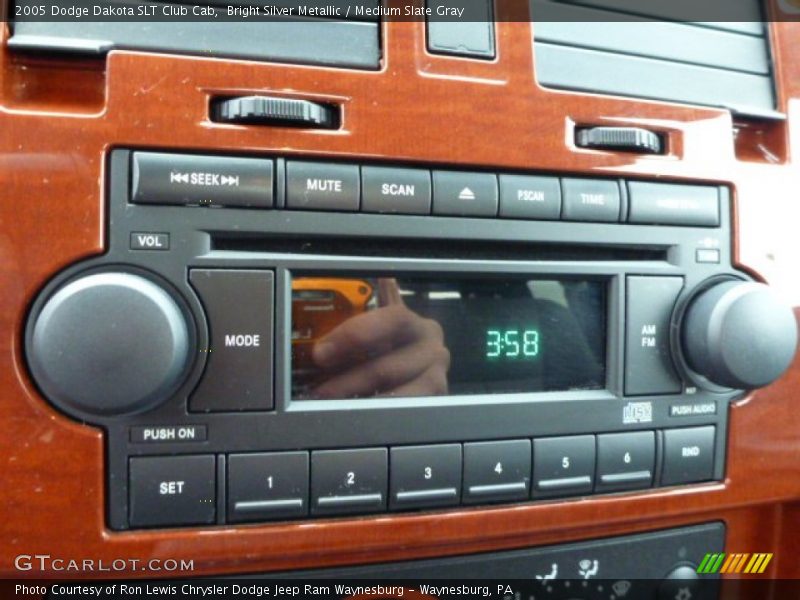 Bright Silver Metallic / Medium Slate Gray 2005 Dodge Dakota SLT Club Cab