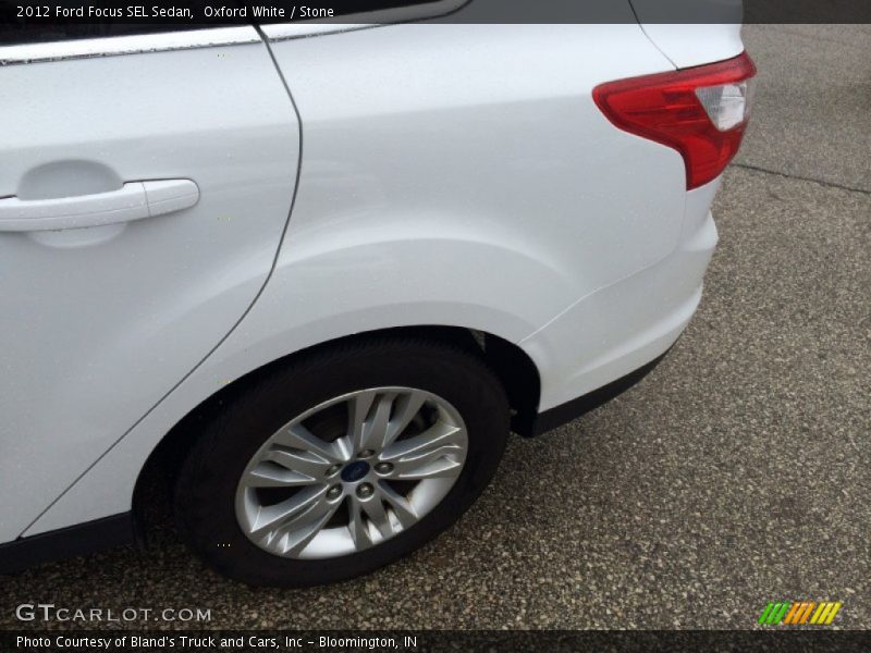 Oxford White / Stone 2012 Ford Focus SEL Sedan