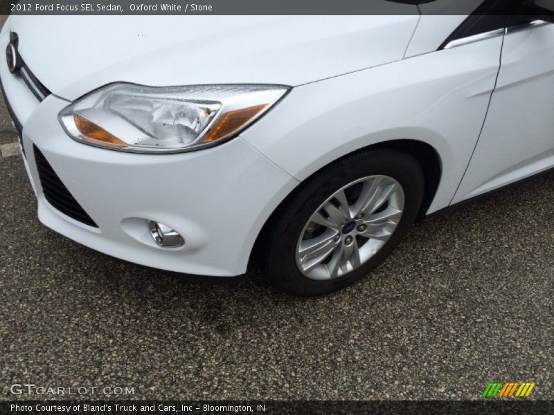 Oxford White / Stone 2012 Ford Focus SEL Sedan