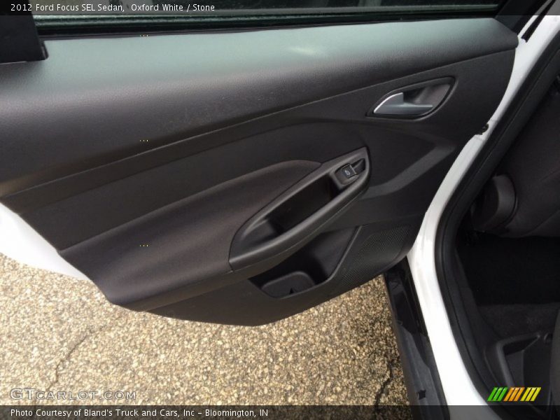 Oxford White / Stone 2012 Ford Focus SEL Sedan