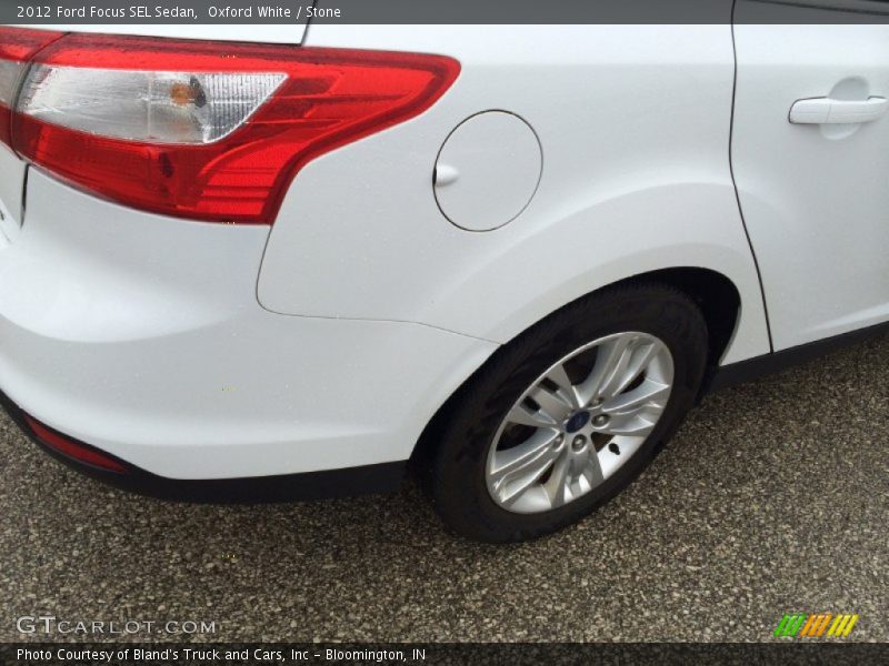 Oxford White / Stone 2012 Ford Focus SEL Sedan
