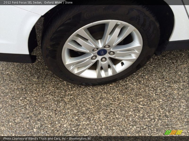 Oxford White / Stone 2012 Ford Focus SEL Sedan
