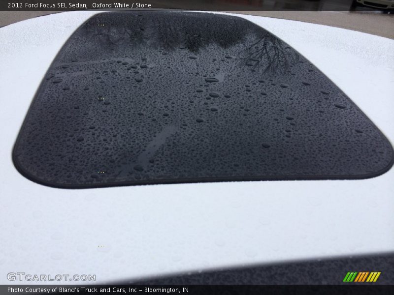 Oxford White / Stone 2012 Ford Focus SEL Sedan