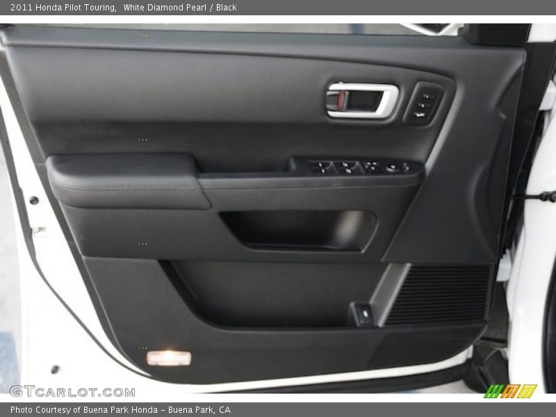 White Diamond Pearl / Black 2011 Honda Pilot Touring