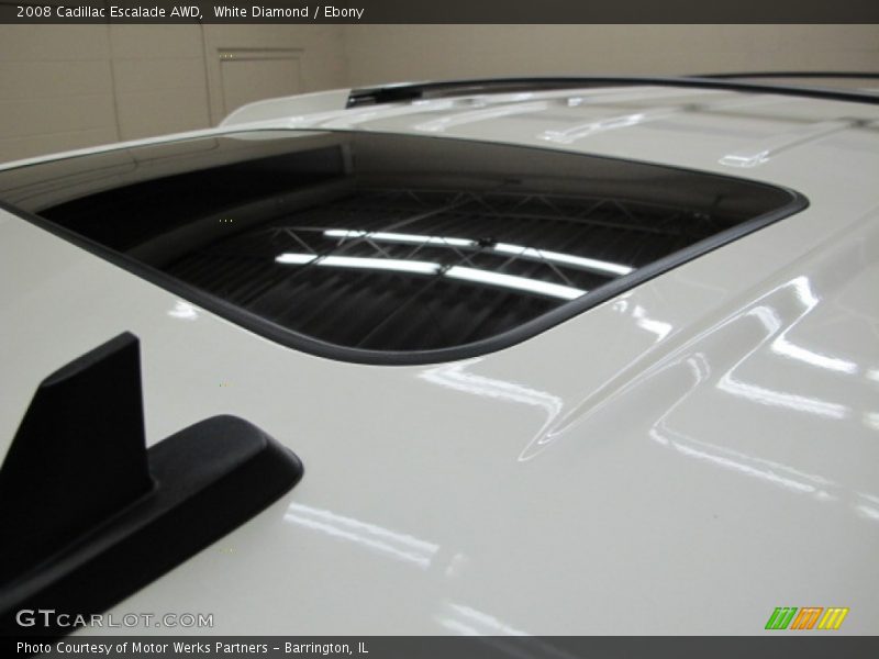 White Diamond / Ebony 2008 Cadillac Escalade AWD