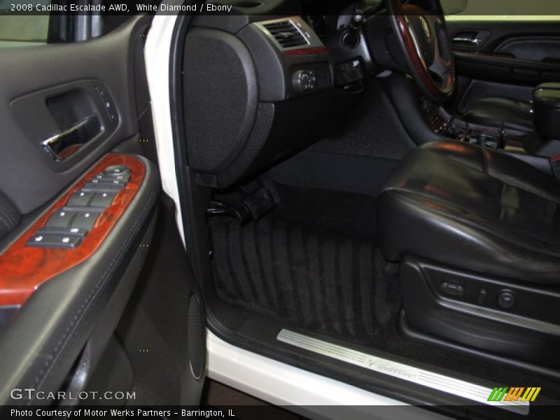 White Diamond / Ebony 2008 Cadillac Escalade AWD