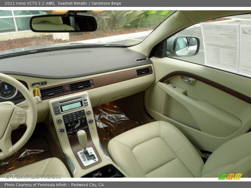 Seashell Metallic / Sandstone Beige 2011 Volvo XC70 3.2 AWD