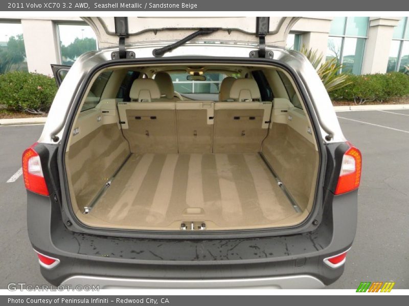  2011 XC70 3.2 AWD Trunk