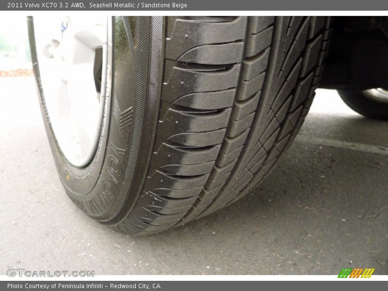 Seashell Metallic / Sandstone Beige 2011 Volvo XC70 3.2 AWD