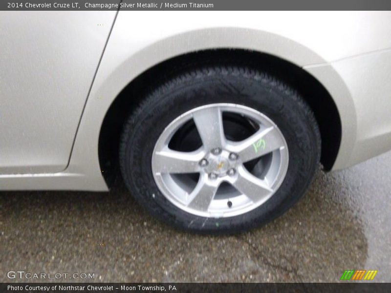 Champagne Silver Metallic / Medium Titanium 2014 Chevrolet Cruze LT