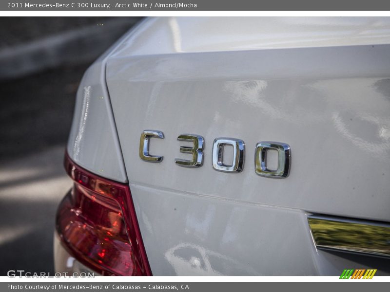Arctic White / Almond/Mocha 2011 Mercedes-Benz C 300 Luxury