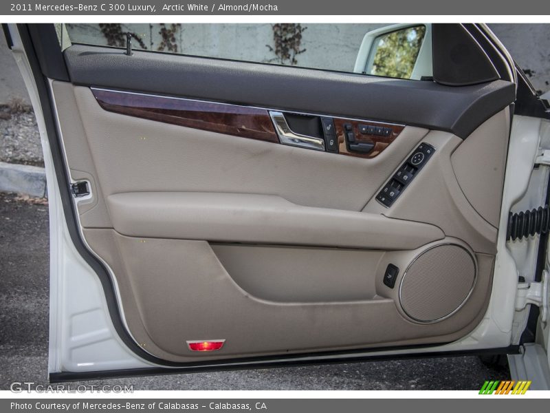 Arctic White / Almond/Mocha 2011 Mercedes-Benz C 300 Luxury