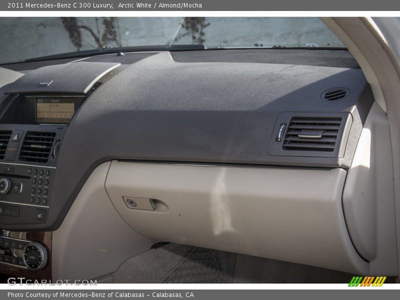 Arctic White / Almond/Mocha 2011 Mercedes-Benz C 300 Luxury
