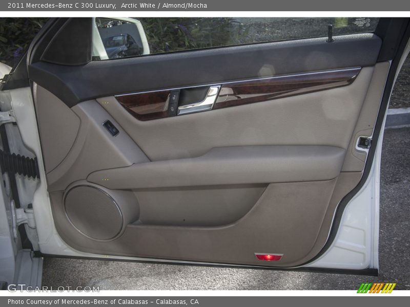 Arctic White / Almond/Mocha 2011 Mercedes-Benz C 300 Luxury