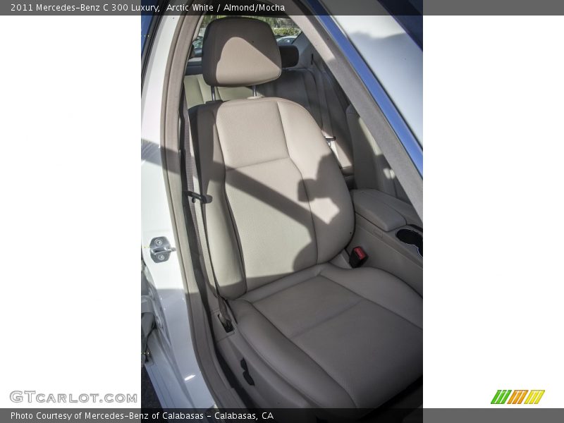 Arctic White / Almond/Mocha 2011 Mercedes-Benz C 300 Luxury